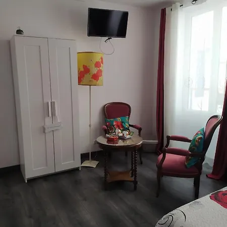 Otel Les Coquelicots Montrouge