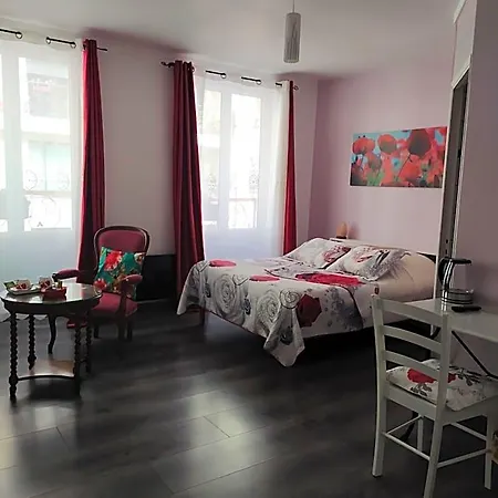 Les Coquelicots Hotel *